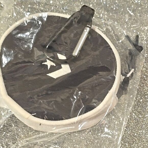 Converse Attachable Utility Pouch - Picture 7 of 8